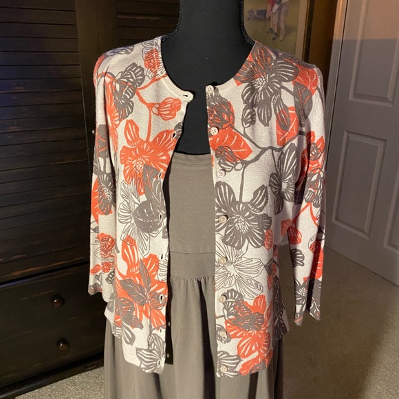 2 Piece Outfit - Picture 3 of 6